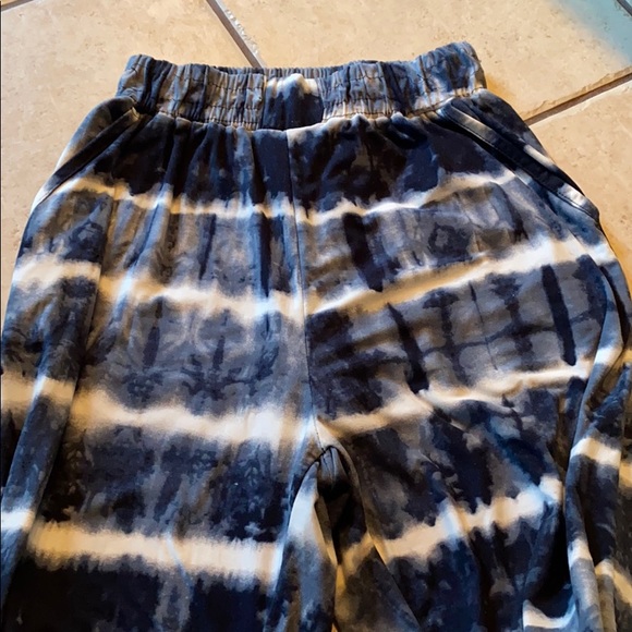 Joggers - Picture 2 of 3